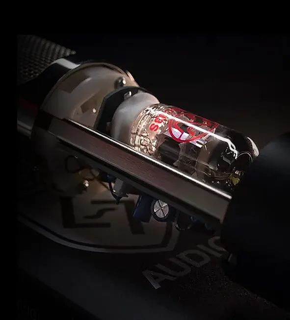 Lauten Audio LA-320 V2：獨(dú)立音樂人有他就夠，萬能且質(zhì)感爆表的電子管麥克風(fēng)